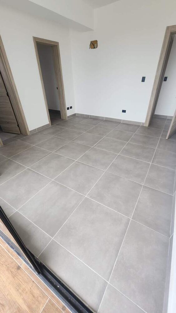 ALQUILO APARTAMENTO VACIO EN EL MILLON