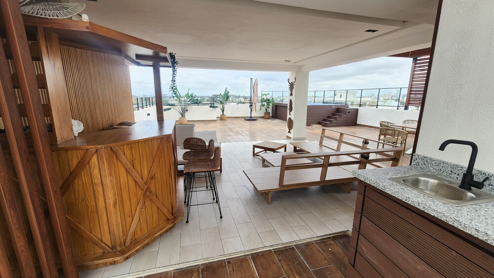 ALQUILO APARTAMENTO VACIO EN EL MILLON