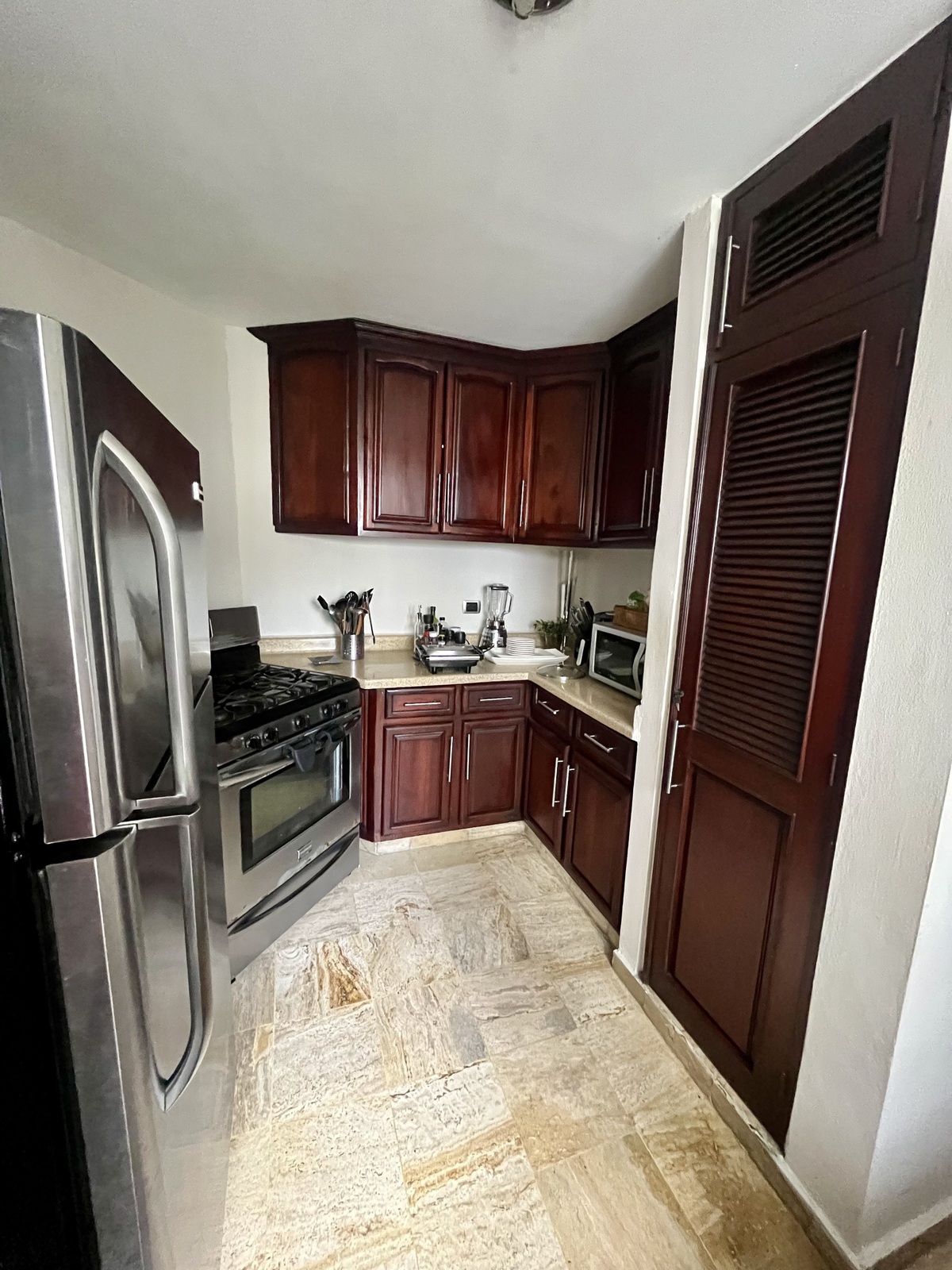 VENDO APARTAMENTO EN PIANTINI EDIFICIO CLASICO