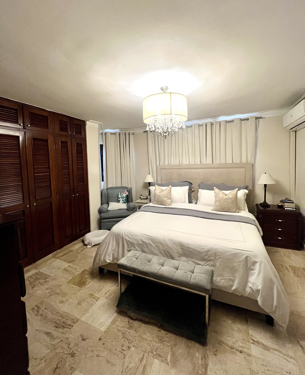 VENDO APARTAMENTO EN PIANTINI EDIFICIO CLASICO