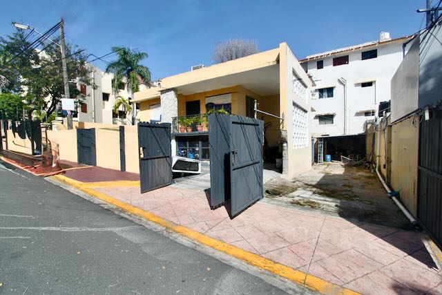 VENDO CASA EN GASCUE USO COMERCIAL