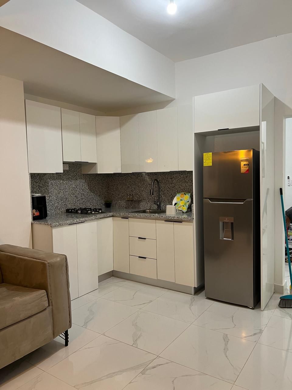 ALQUILO AMUEBLADO EN NACO 7 NIVEL