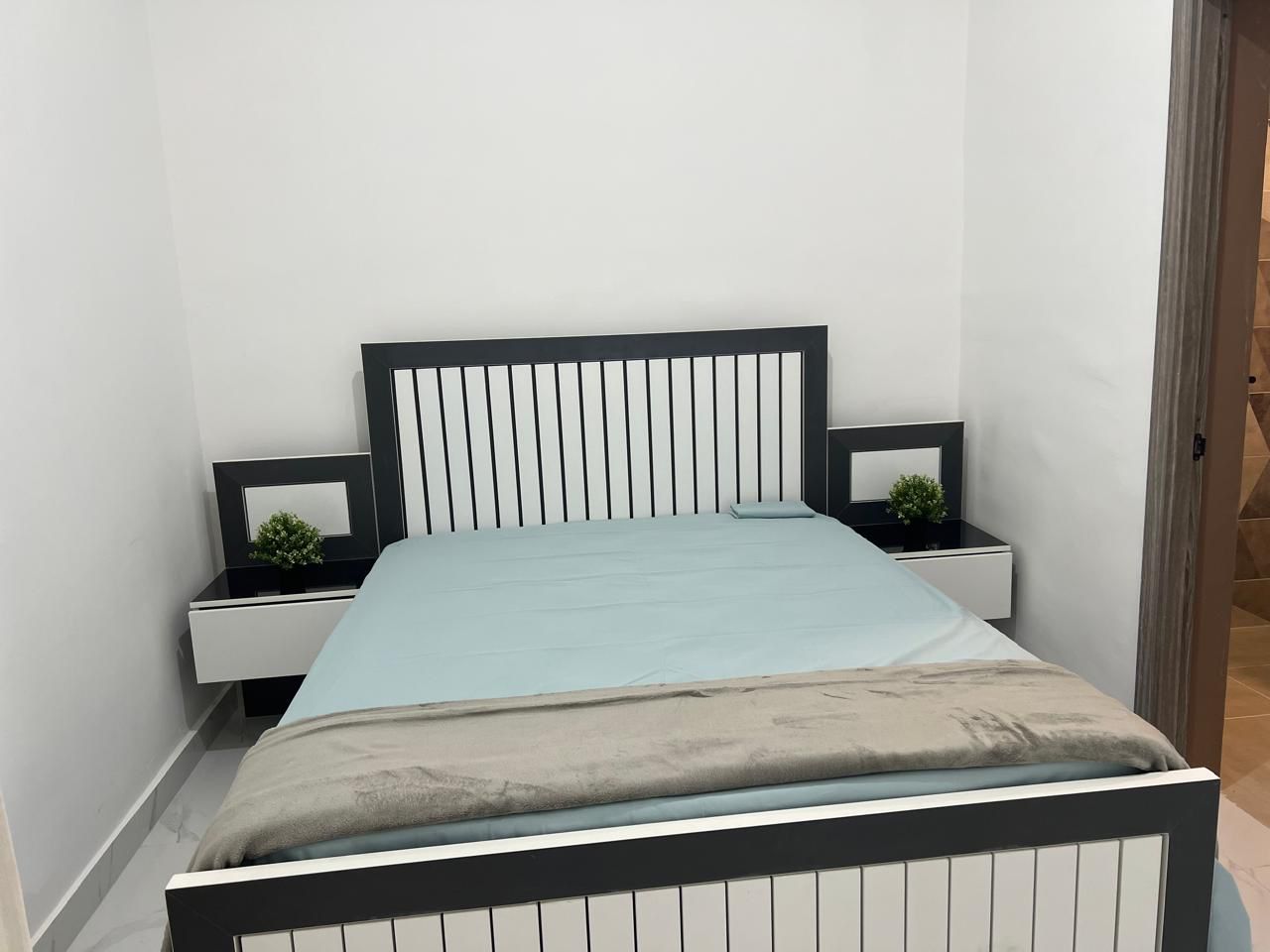 ALQUILO AMUEBLADO EN NACO 7 NIVEL