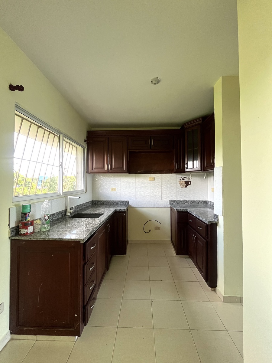 VENDO APARTAMENTO EN LA AUTOPISTA 30 DE MAYO