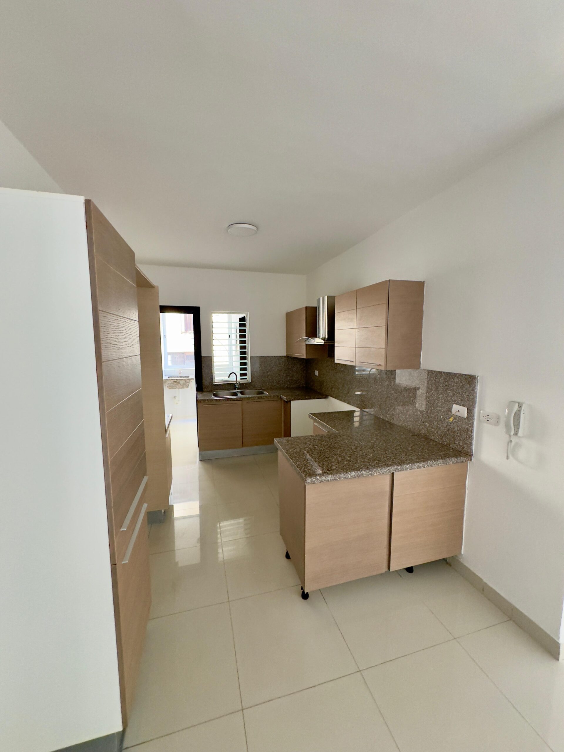 VENDO APARTAMENTO EN MIRADOR NORTE UN 5 PISO CON 215 MTS