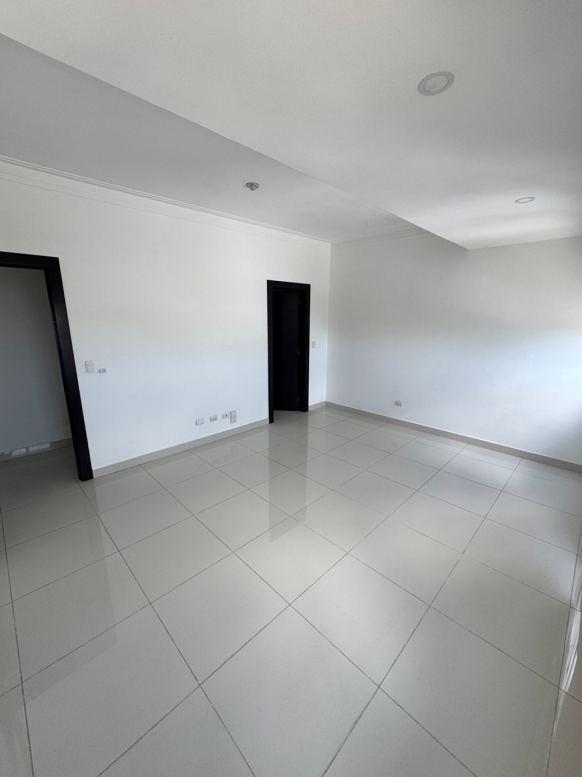 VENDO APARTAMENTO EN MIRADOR NORTE UN 5 PISO CON 215 MTS