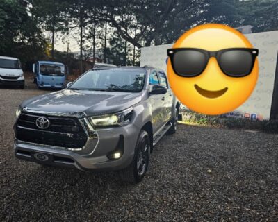 carros.charlies.dealer.toyota.hilux_.limited.2015us63900.1