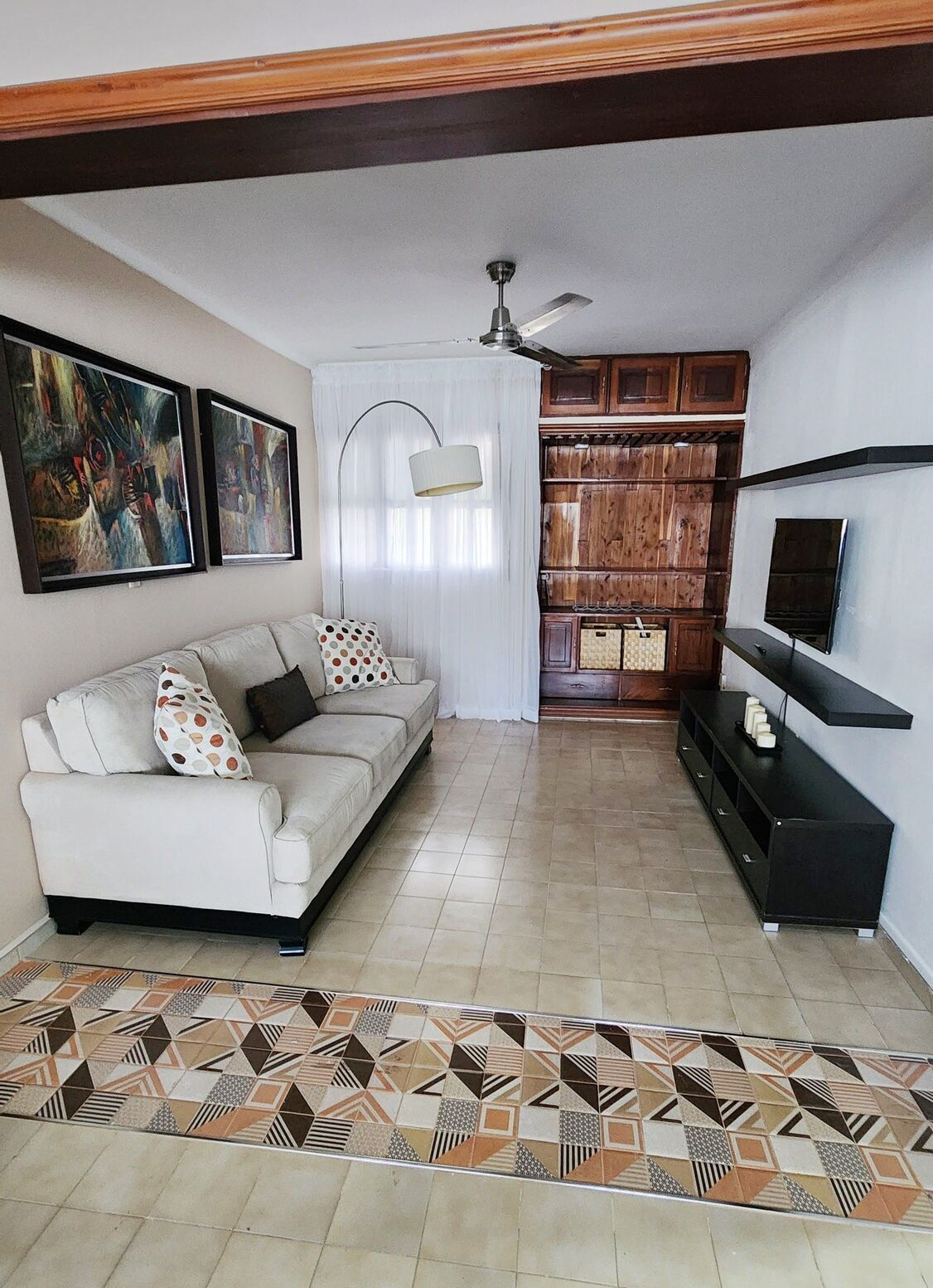 VENDO APARTAMENTO EN EVARISTO MORALES CON 130 MTS