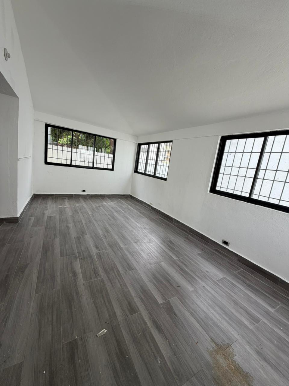 VENDO CASA EN ARROYO HONDO 2 NIVELES