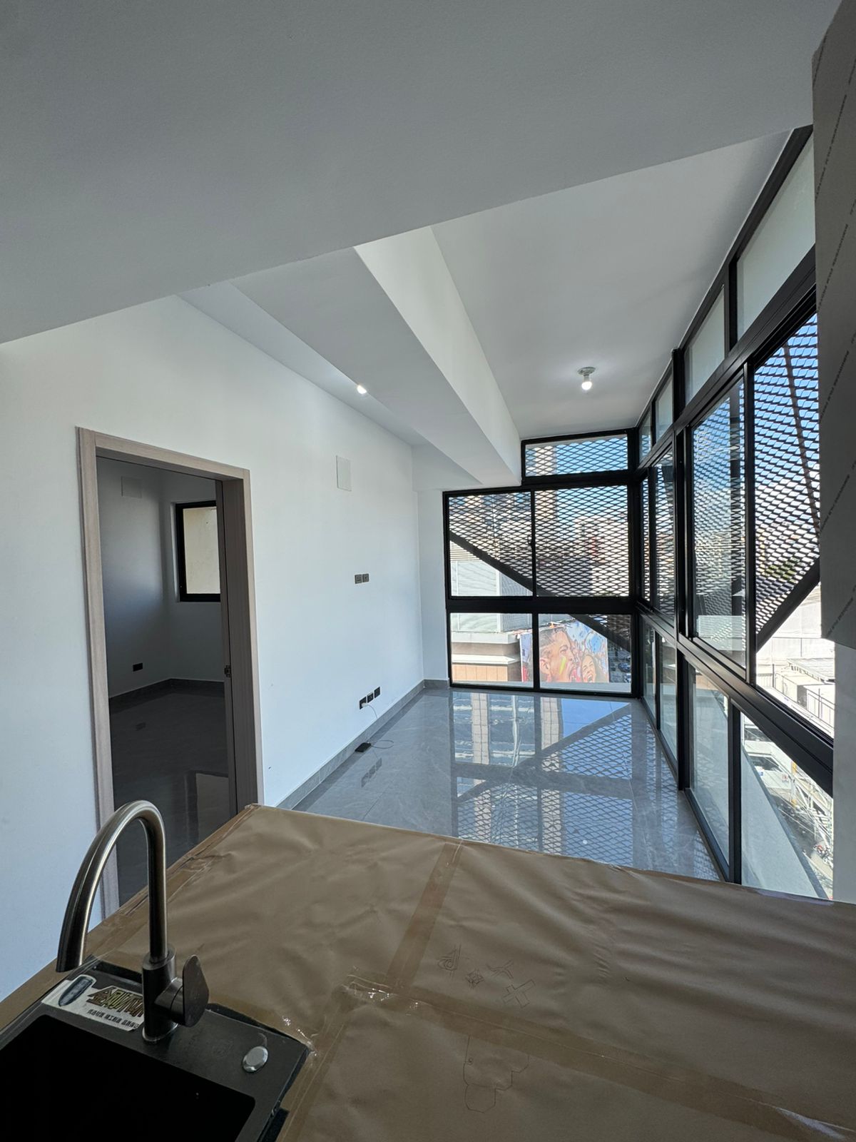 VENDO APARTAMENTO EN PIANTINI NUEVO UN 8 NIVEL