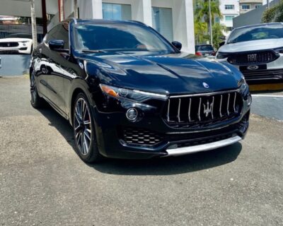 carros.charlies.dealer.Maserati.negra_